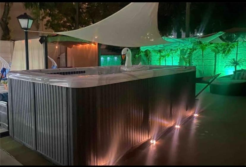 Tiny Place W Private Hot Jacuzzi 7 Min To Miami International Airport Exteriör bild