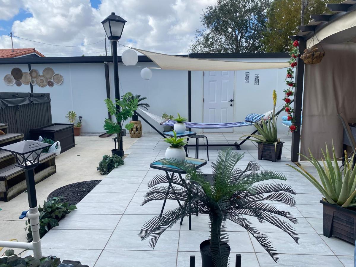 Tiny Place W Private Hot Jacuzzi 7 Min To Miami International Airport Exteriör bild