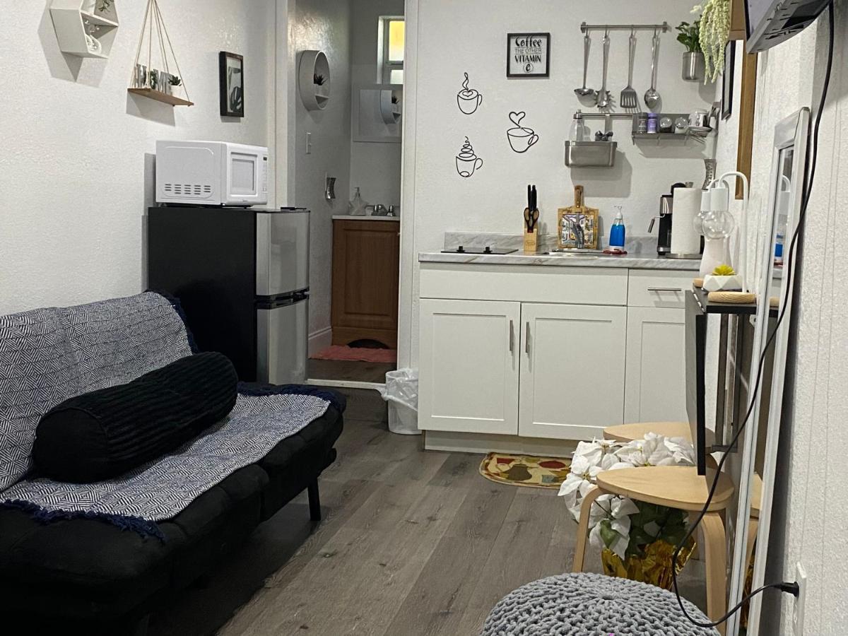 Tiny Place W Private Hot Jacuzzi 7 Min To Miami International Airport Exteriör bild
