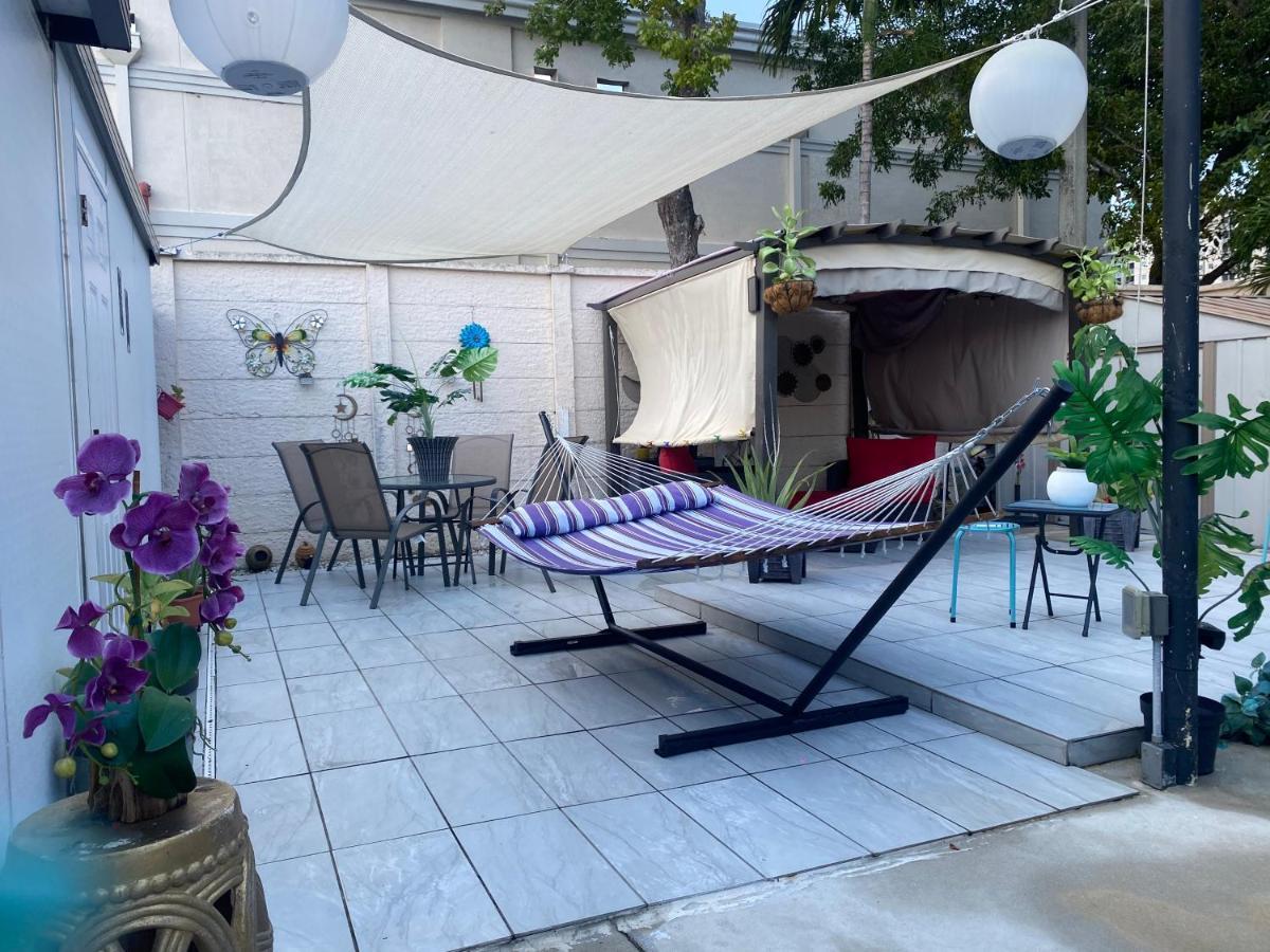 Tiny Place W Private Hot Jacuzzi 7 Min To Miami International Airport Exteriör bild